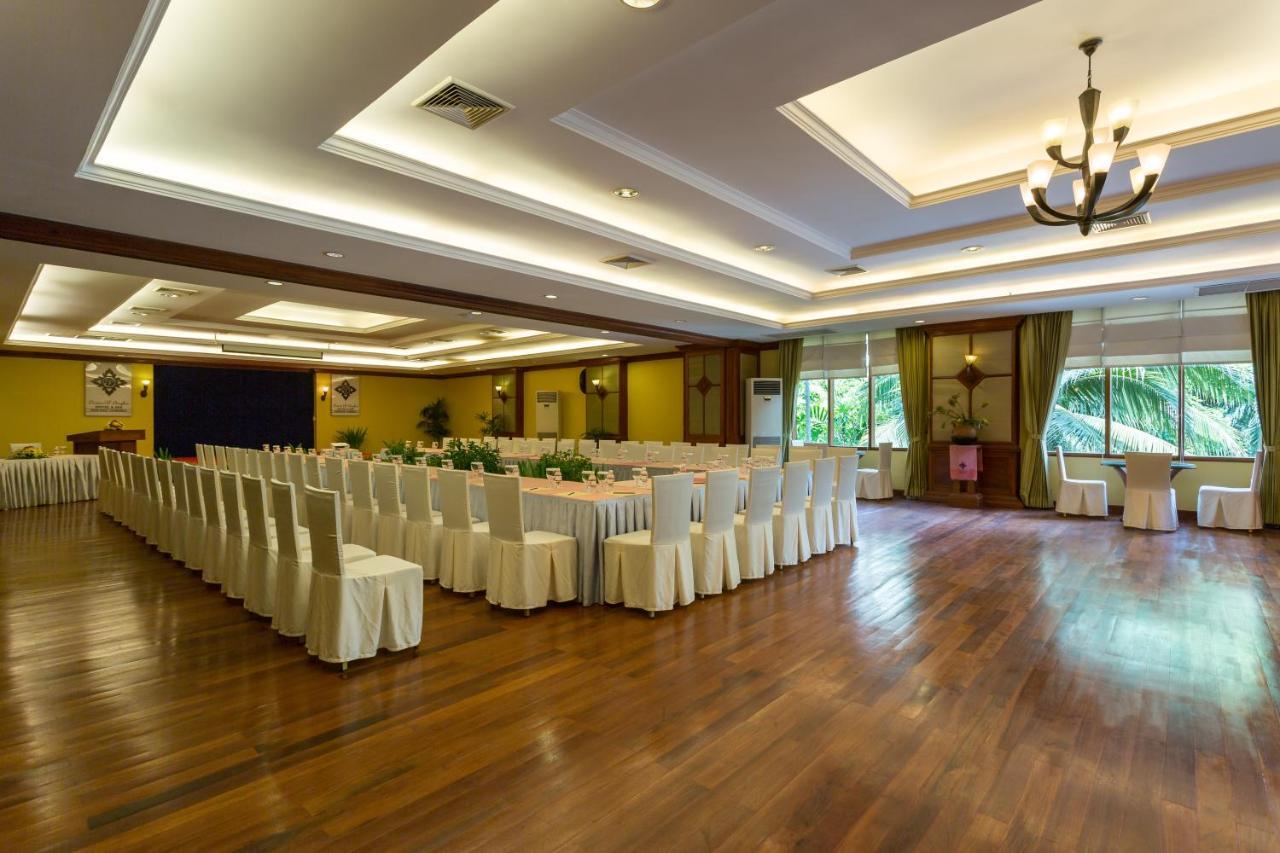 Prince Angkor Hotel & Spa Siem Reap Exteriör bild